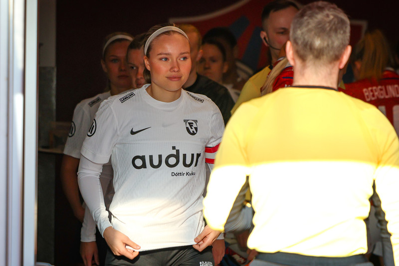 Arna Eiríksdóttir skoraði tvö fyrir FH sem fer vel af stað.