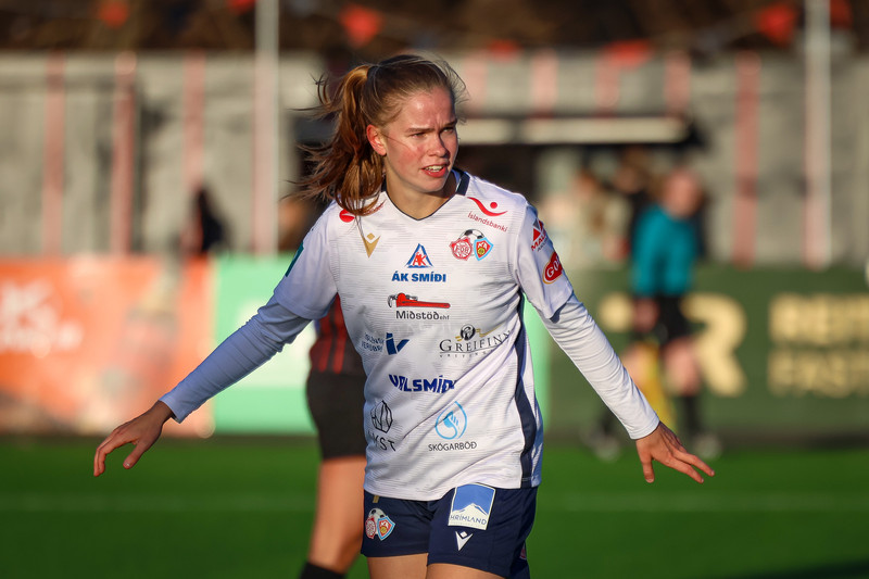 Amalía Árnadóttir