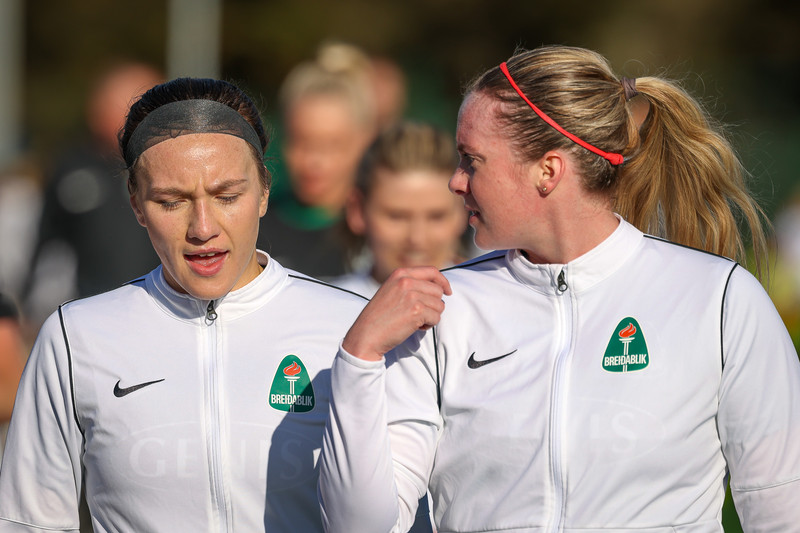 Samantha Smith hér til vinstri.
