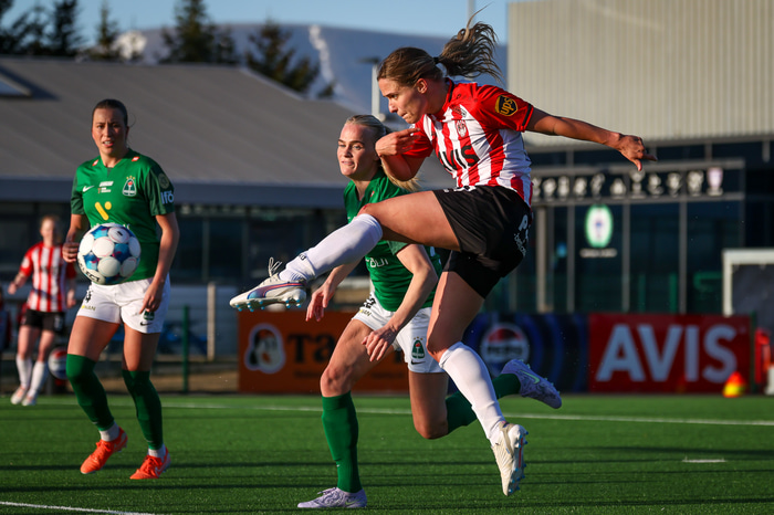 Leikurinn endaði með 2-2 jafntefli.