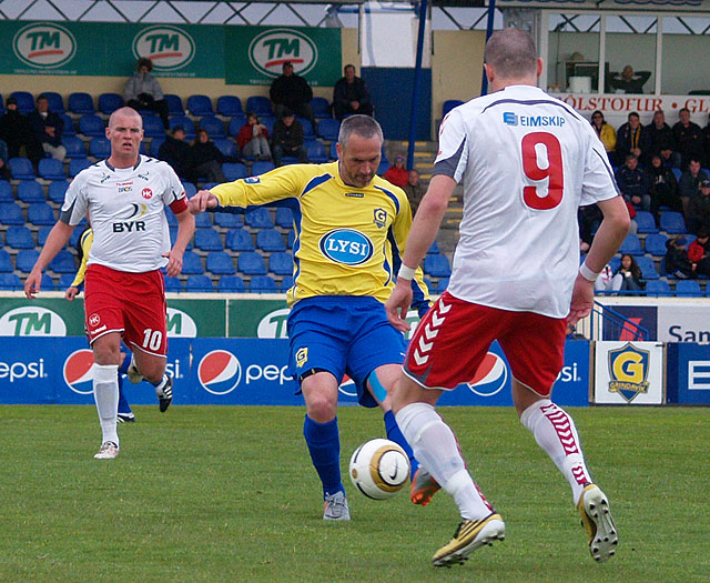 Robbie Winters fór meiddur af velli snemma leiks.