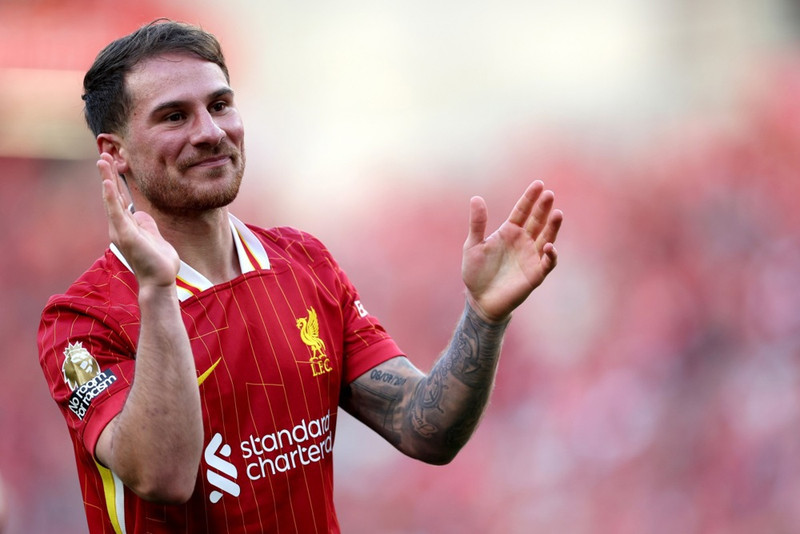 <b>Miðjumaður: Alexis Mac Allister (Liverpool)</b> - Stöðugasti miðjumaður meistaraliðsins í gegnum tímabilið. Skoraði gegn Tottenham en það sem stóð upp úr var öflug og heilsteypt frammistaða í gegnum allan leikinn.