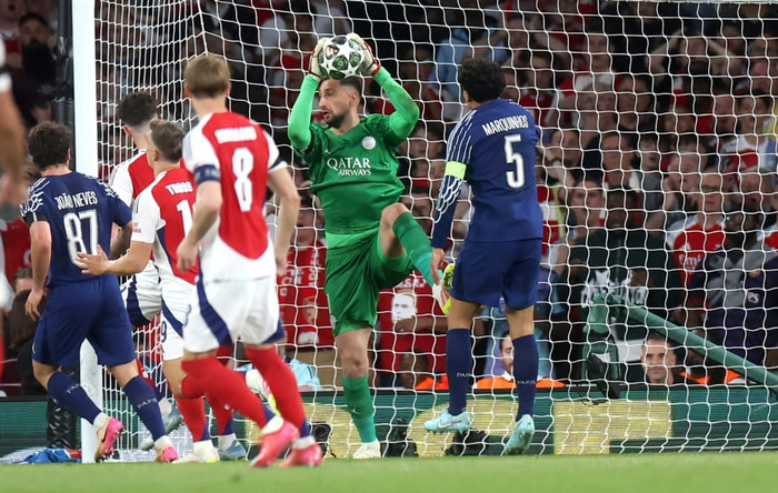 Gianluigi Donnarumma átti nokkrar góðar vörslur