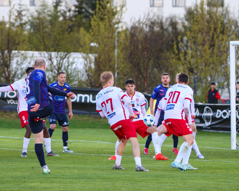 Myndaveisla: Þór vann Leikni í allskonar veðri