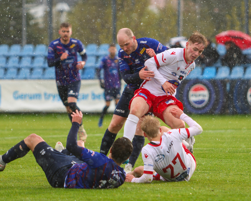 Myndaveisla: Þór vann Leikni í allskonar veðri