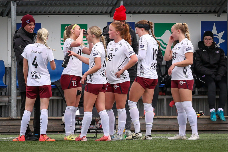 „Því miður urðum við að taka þá ákvörðun að gefa leikinn“