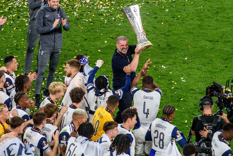 Postecoglou stýrði Tottenham til sigurs í Evrópudeildinni.
