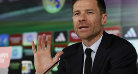 Sjö leikmenn mættu á skrifstofuna til Perez og...