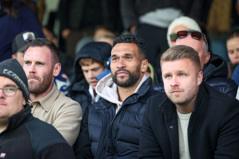 Caulker fékk síðast lið með atvinnuauglýsingu á samfélagsmiðli