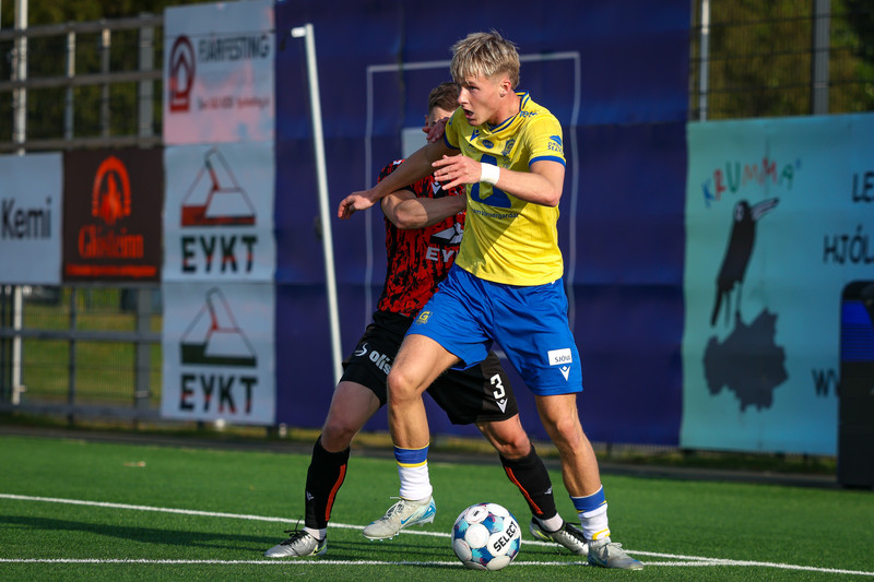Víkingur að kaupa Ármann Inga