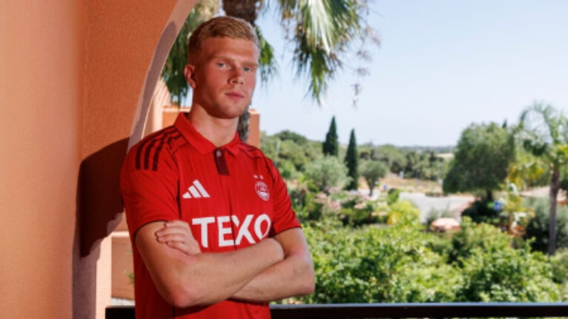 Kjartan Már seldur til Aberdeen.