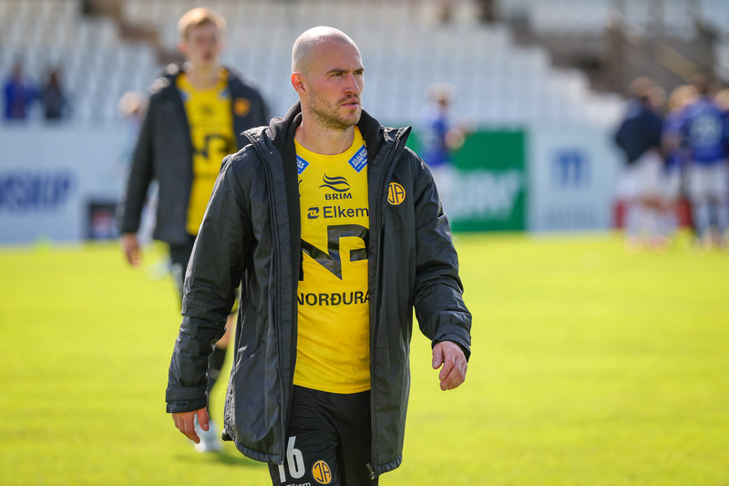 Rúnar Már lék í hjarta varnarinnar gegn ÍBV í síðasta leik ÍA.