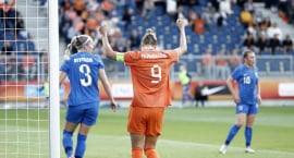 Fékk ekki að mæta kærustunni sinni á EM