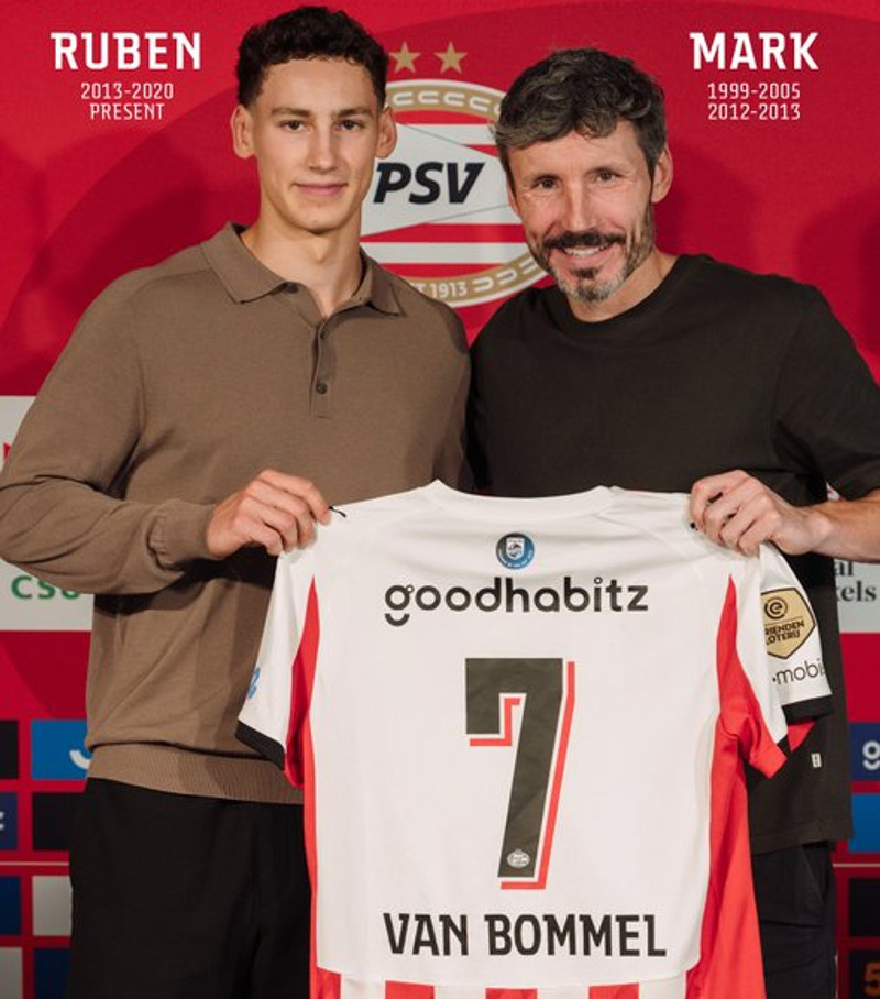 Ruben van Bommel keyptur til PSV (Staðfest)