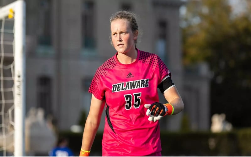 Kayla reynir fyrir sér í íslenska boltanum.
