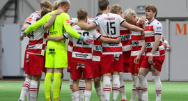 HK stefnir á að leika utandyra 2028