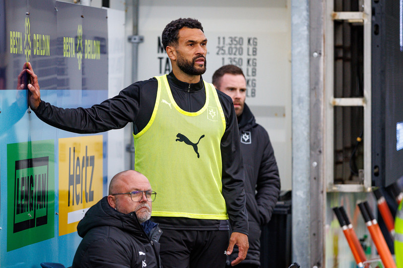 Steven Caulker var spilandi aðstoðarþjálfari Stjörnunnar.