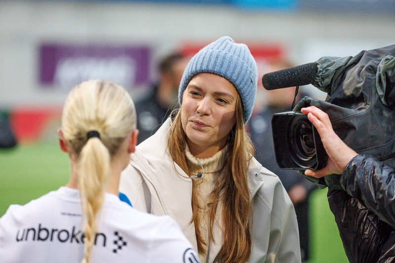 Helga Margrét að störfum.