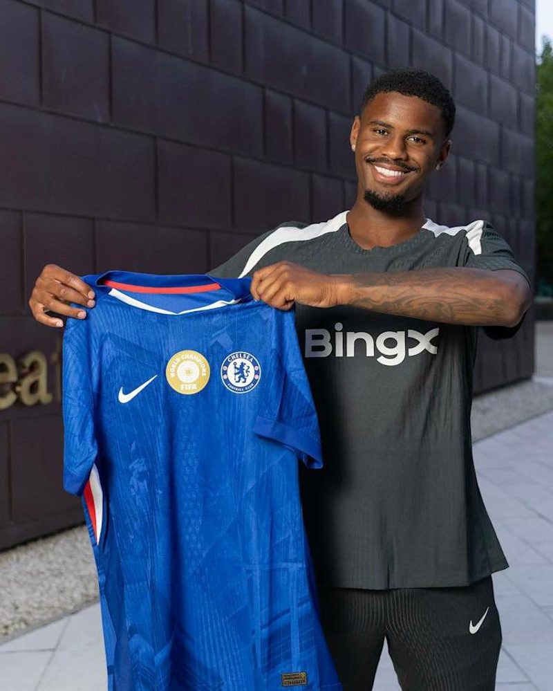 Jorrel Hato til Chelsea (Staðfest)
