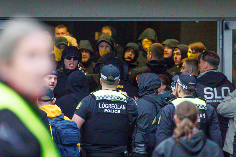 Bröndby segir hegðunina á Íslandi óásættanlega og er að bera kennsl á bullurnar