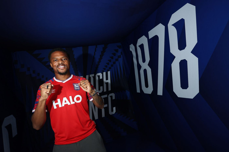 Akpom og Kipré í ensku úrvalsdeildina (Staðfest)