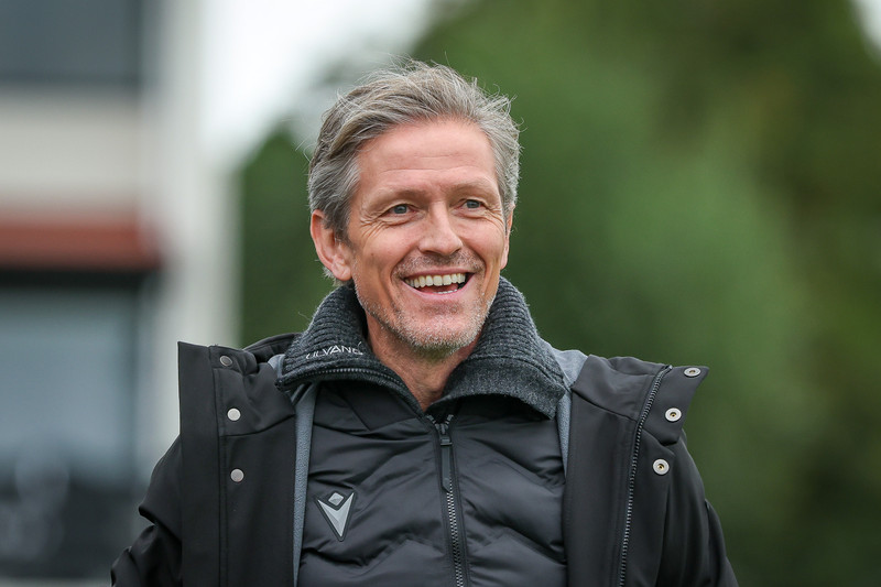 <b>Arnar Grétarsson</b> - Hvað gerist næst hjá Arnari? Reynslumikill þjálfari sem óvíst er að verði áfram í Árbænum. Snýr hann aftur í Bestu?