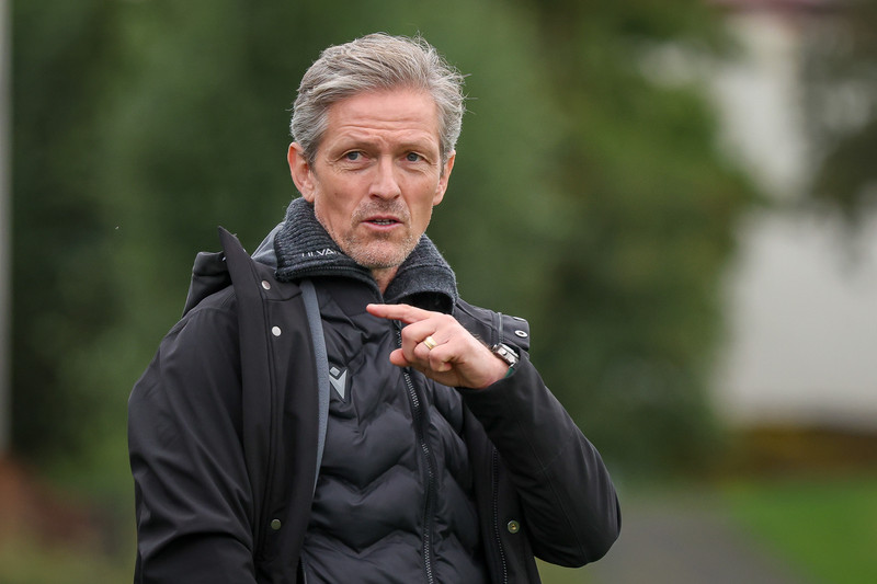 Arnar Grétarsson hættir sem þjálfari Fylkis.