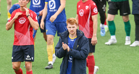 Einar fékk djúpan skurð á hnéð - &bdquo;Verð...