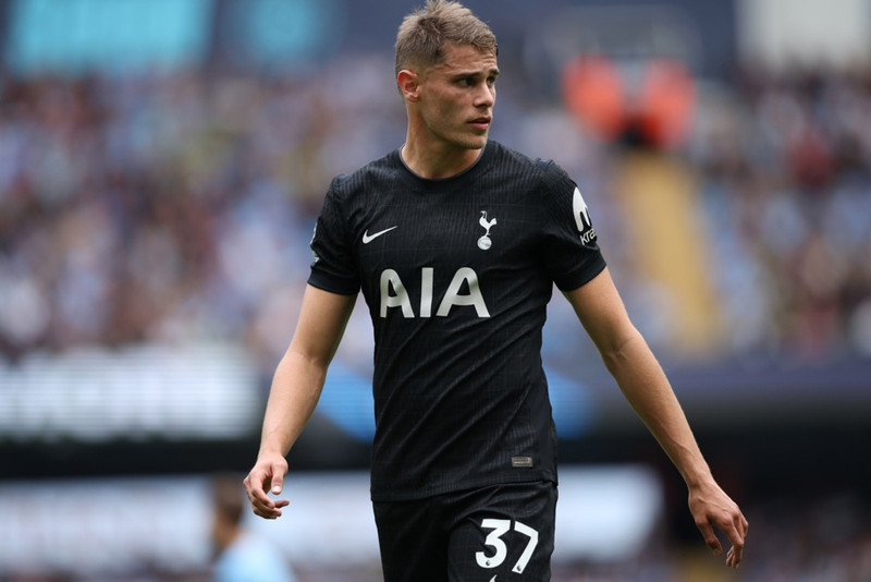 <b>Varnarmaður: Micky van de Ven (Tottenham)</b> - Lykilmaður og leiðtogi í vörn Tottenham sem vann nauðsynlegan sigur gegn Aston Villa.
