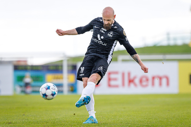 'Það fer dálítið eftir því hvort maður horfir á glasið hálftómt eða hálffullt'