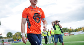 Fyrirliðinn á leið í sinn fyrsta leik í efstu deild...