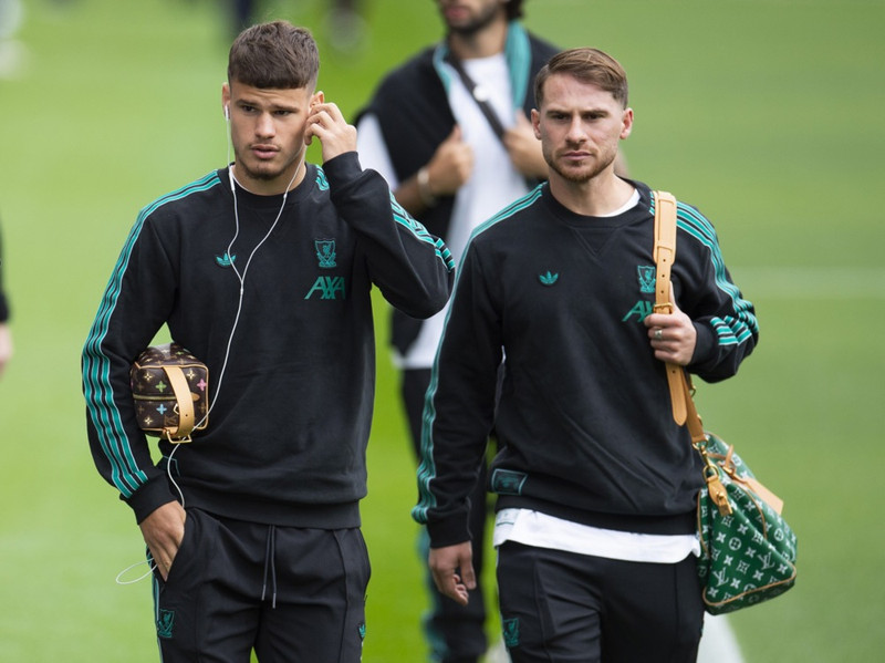 Milos Kerkez og Alexis Mac Allister.