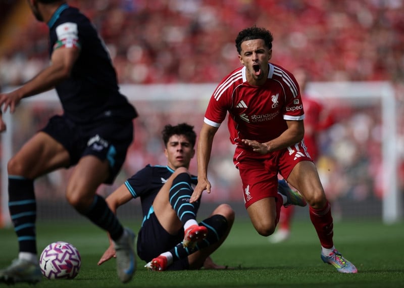 Jones telur tíma sinn hjá Liverpool vera liðinn