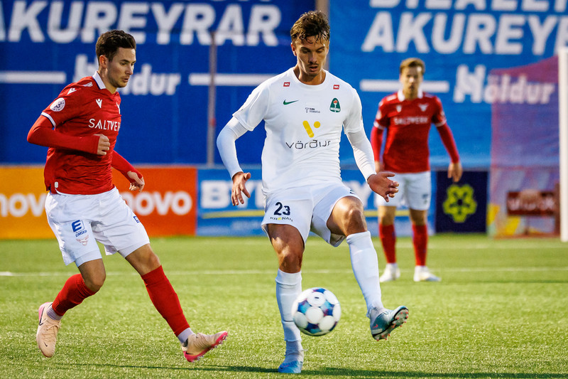 Valur hefur boðið í Kristófer Inga