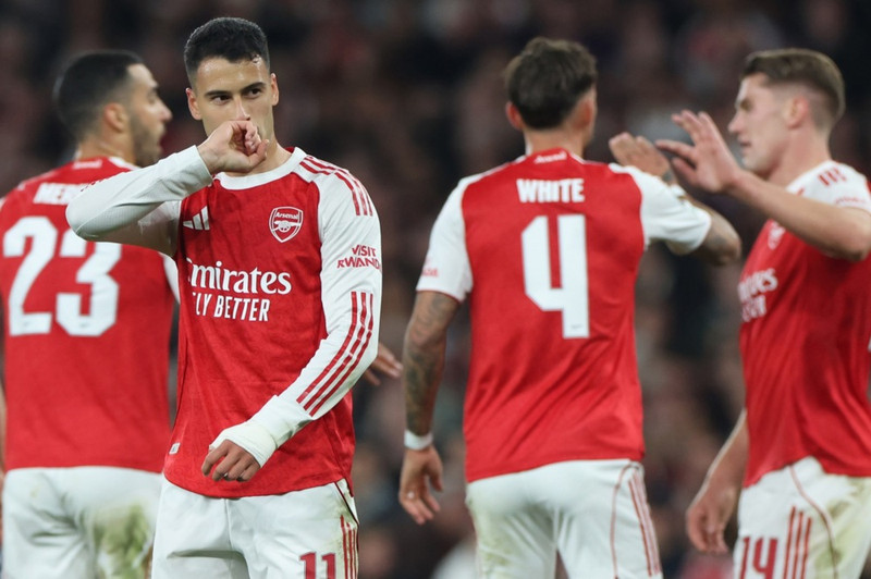 England í dag - Arsenal heimsækir nágrannana