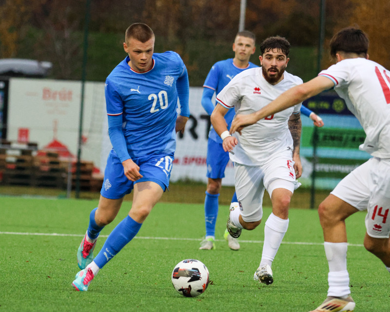 Myndaveisla: Jói Bjarna tryggði U21 fyrsta sigurinn
