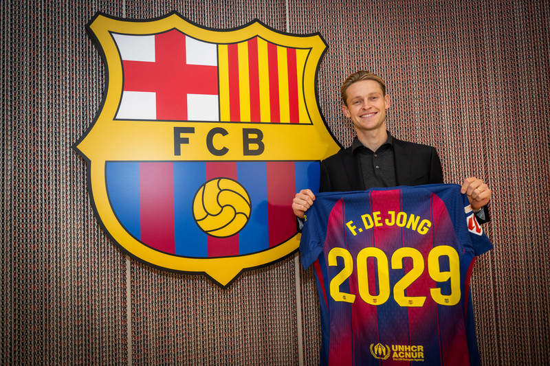 De Jong framlengir við Barcelona (Staðfest)