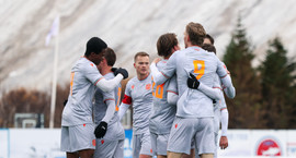 Ísland í dag - Þróttur heimsækir KR