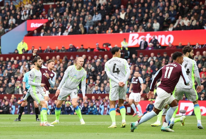 Aston Villa vann fjórða leikinn í röð þökk sé Matty Cash