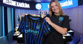 Karólína kenndi stuðningsmönnum Inter íslenskan frasa