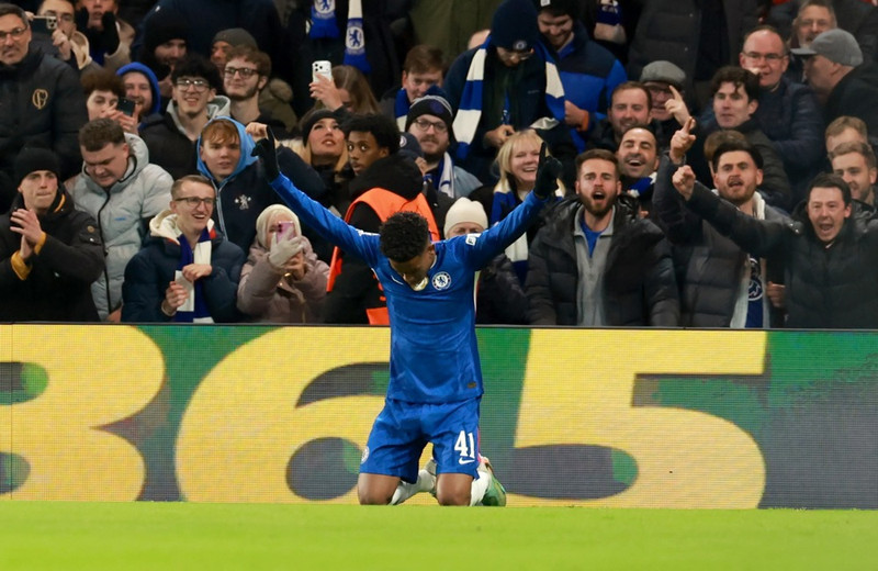 Estevao var á meðal leikmanna sem fékk flensuna sem herjaði á leikmenn Chelsea.