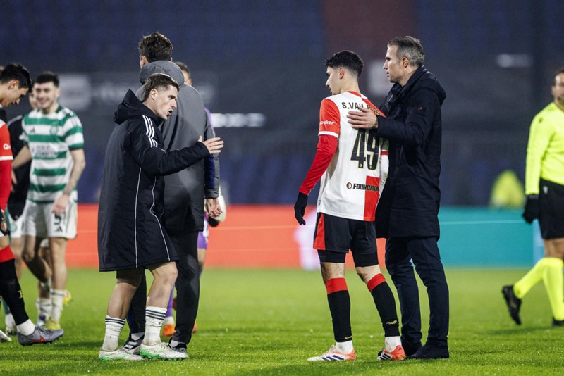 Van Persie setti soninn inn á - Verður hann rekinn?