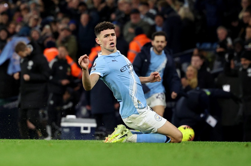 Foden gerir nýjan samning við City.