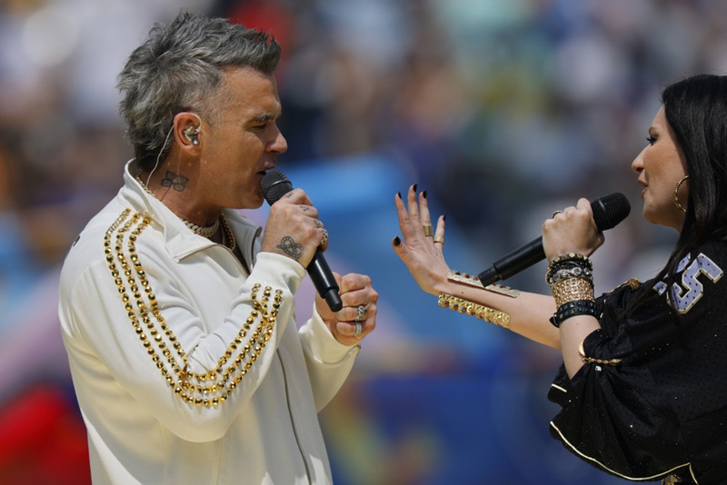Village People og Robbie Williams skemmta á HM drættinum