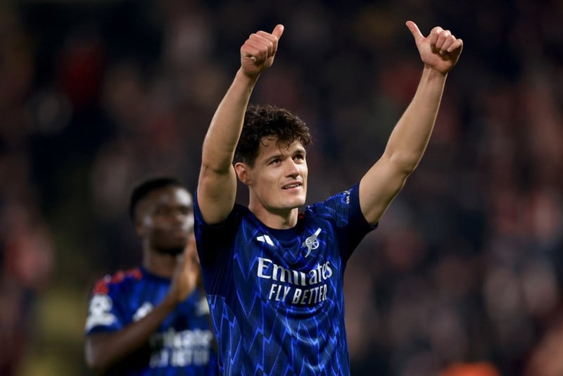 Everton að kaupa miðjumann frá Arsenal