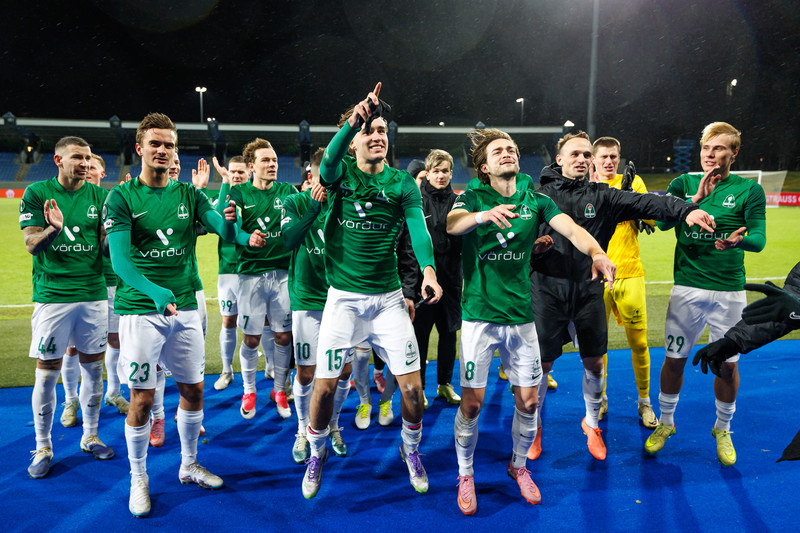 Leikmenn fögnuðu dátt eftir sigurinn gegn Shamrock Rovers þann 11. desember síðastliðinn.