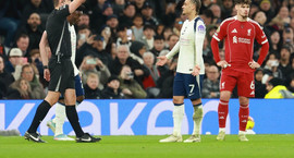 Sjáðu atvikið: Beint rautt spjald gegn Liverpool