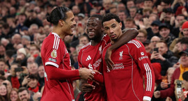 England: Liverpool heppnir að vinna níu leikmenn Spurs