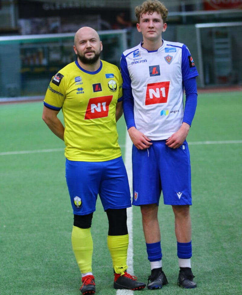 Gunnar Þórir Björnsson (t.v) skoraði tvennu fyrir Hamrana