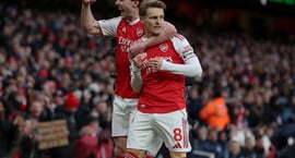 England: Naumir sigrar hjá Liverpool og Arsenal